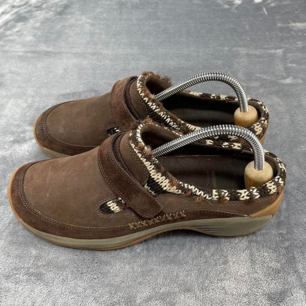 Women Merrell encore echo shoes size 10.